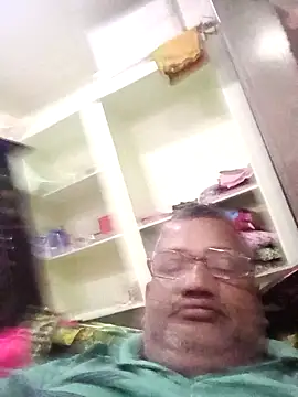 Snapshot of StarPacifist6 chatting on December 18, 2025, 2:10 pm StarPacifist6 online show from December 18, 2025, 2:10 pm