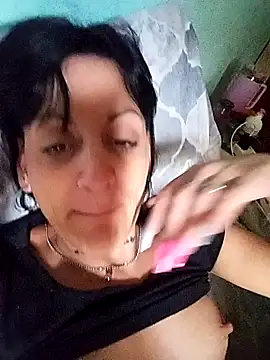 estefyzapata online show from January 8, 2026, 6:14 pm