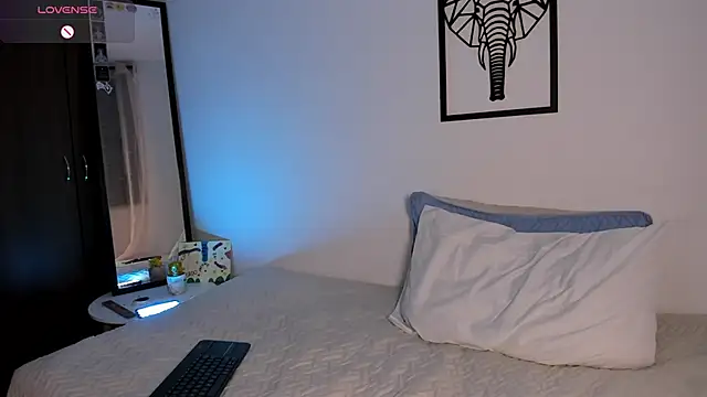 Snapshot of emilybae_ chatting on October 16, 2025, 12:08 am emilybae online show from October 16, 2025, 12:08 am