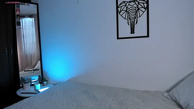 Snapshot of emilybae_ chatting on October 23, 2025, 10:30 pm emilybae online show from October 23, 2025, 10:30 pm