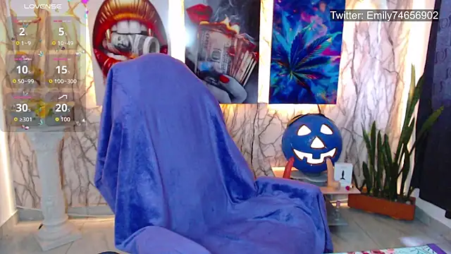 EmiTranny online show from October 21, 2025, 9:03 pm