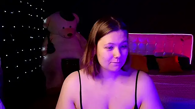 DjennaPalme online show from November 10, 2025, 2:49 am