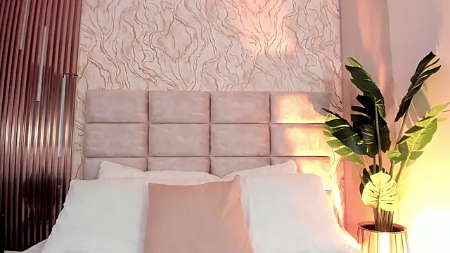 Gaia Stone online show from February 12, 2026, 12:27 pm