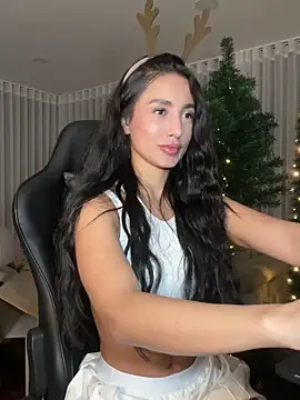 EvaMoet online show from December 2, 2024, 5:32 am