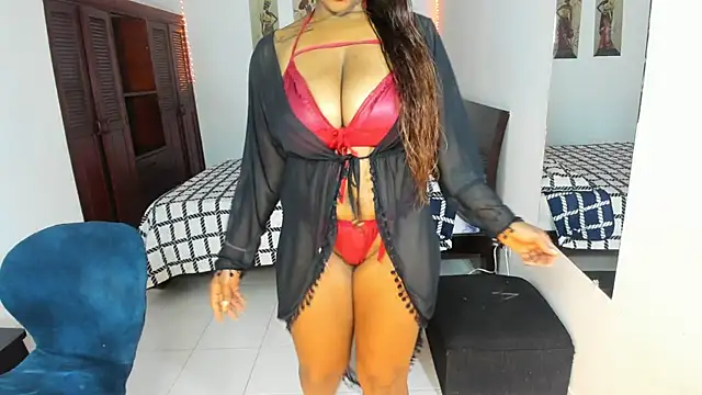 Snapshot of TAYLORR778 chatting on November 6, 2025, 7:40 pm TAYLORR778 online show from November 6, 2025, 7:40 pm