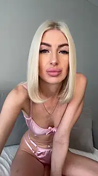 Mia Roxie online show from June 2, 2026, 2:44 am