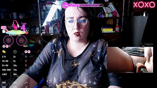 LeonaHarrison online show from December 5, 2025, 11:53 am