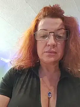 Snapshot of KiraXTender chatting on November 27, 2025, 4:13 am KiraXTender online show from November 27, 2025, 4:13 am