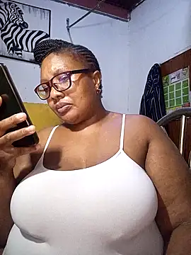 Snapshot of YELLOW_BONE chatting on March 5, 2026, 9:11 pm YELLOW BONE online show from March 5, 2026, 9:11 pm