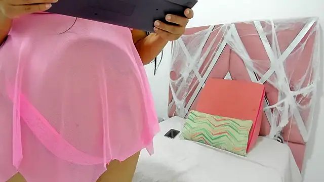 veronica salas online show from October 19, 2025, 2:25 am