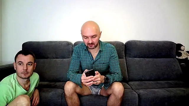 Alex Tobey online show from December 3, 2024, 4:53 am