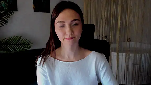 Snapshot of GracefulLook chatting on March 9, 2025, 11:03 am GracefulLook online show from March 9, 2025, 11:03 am