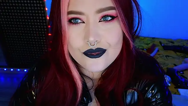 Snapshot of wickedxqueen chatting on May 3, 2026, 5:05 pm wickedxqueen online show from May 3, 2026, 5:05 pm