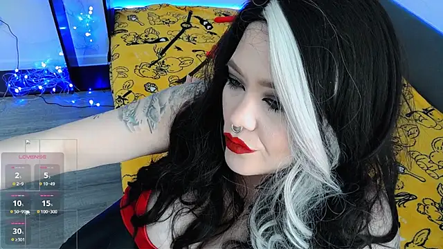 Snapshot of wickedxqueen chatting on April 23, 2026, 4:19 am wickedxqueen online show from April 23, 2026, 4:19 am