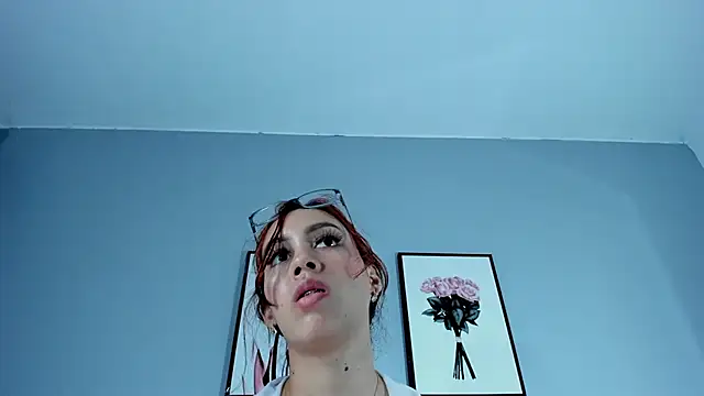 Snapshot of Estrella_Duran chatting on April 15, 2026, 7:58 pm Estrella Duran online show from April 15, 2026, 7:58 pm