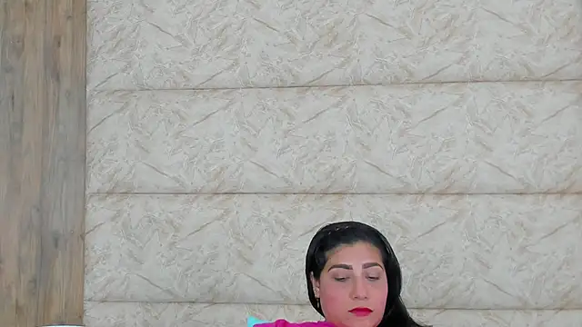 antonellarusso 1 online show from September 19, 2025, 1:15 pm