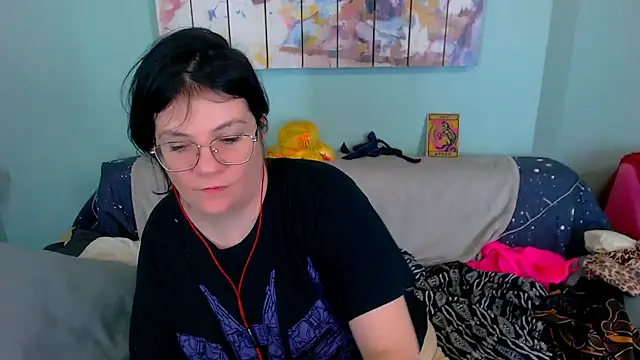 EverlyRays online show from February 11, 2026, 3:06 am