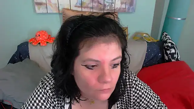 Snapshot of EverlyRays chatting on November 1, 2025, 4:30 am EverlyRays online show from November 1, 2025, 4:30 am