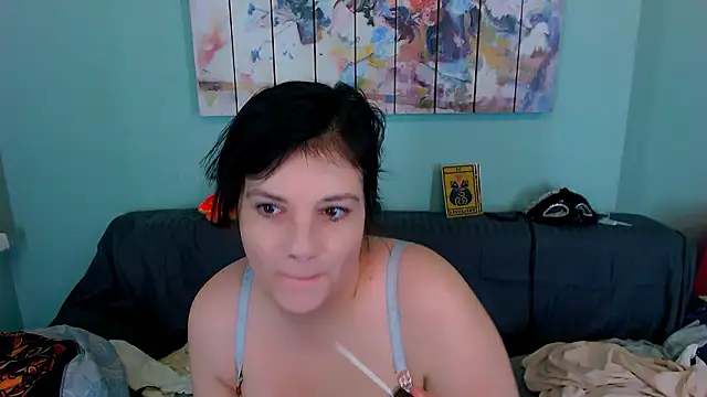 EverlyRays online show from March 10, 2026, 7:51 pm