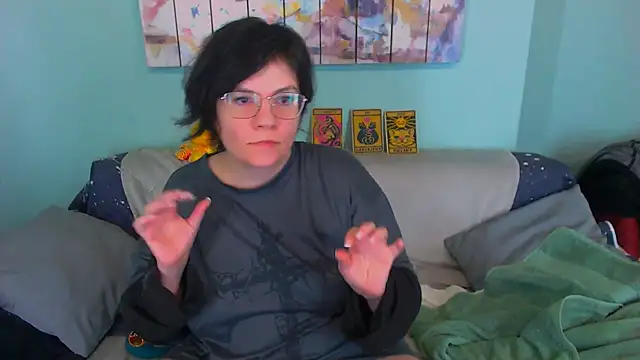 EverlyRays online show from February 12, 2026, 6:57 am