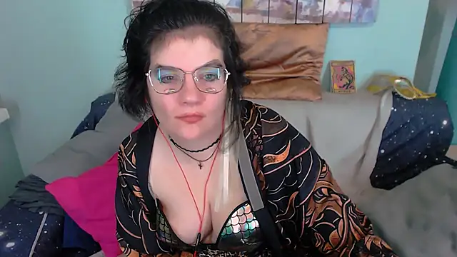 Snapshot of EverlyRays chatting on November 11, 2025, 2:12 pm EverlyRays online show from November 11, 2025, 2:12 pm