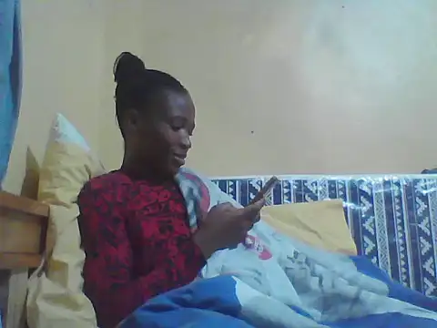 Smillie prety online show from April 24, 2026, 3:52 am