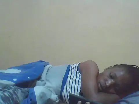 Snapshot of Smillie_prety chatting on November 17, 2025, 3:43 am Smillie prety online show from November 17, 2025, 3:43 am