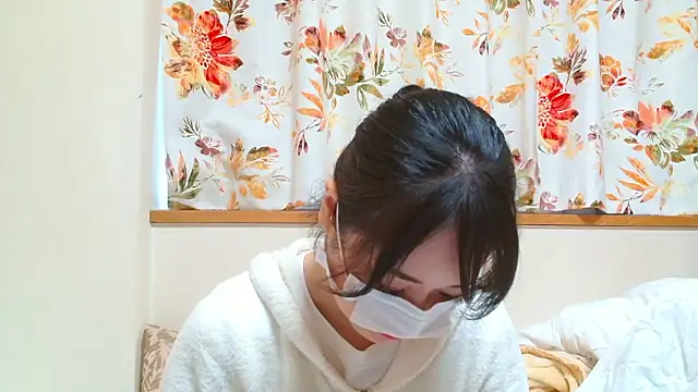 liliyRiSAcha-n online show from April 3, 2026, 8:21 am