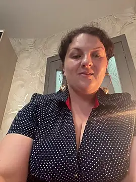 Snapshot of Taisia_W chatting on July 12, 2026, 3:35 pm Taisia W online show from July 12, 2026, 3:35 pm