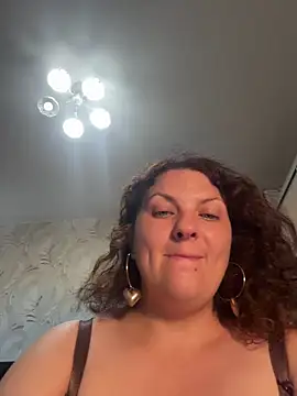 Snapshot of Taisia_W chatting on July 25, 2026, 1:28 pm Taisia W online show from July 25, 2026, 1:28 pm