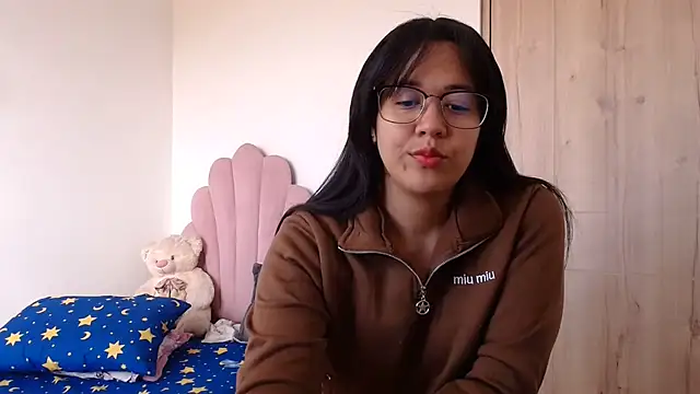 lady hot2xx online show from July 22, 2026, 3:36 pm