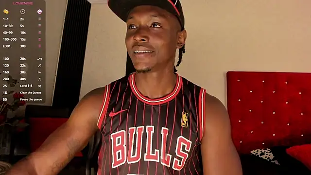 DannSmmith online show from October 19, 2025, 4:59 am