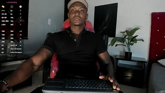 DannSmmith online show from April 25, 2026, 4:04 am