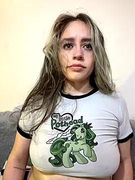 Snapshot of Natalia_Suarez chatting on November 30, 2025, 2:45 am Natalia Suarez online show from November 30, 2025, 2:45 am