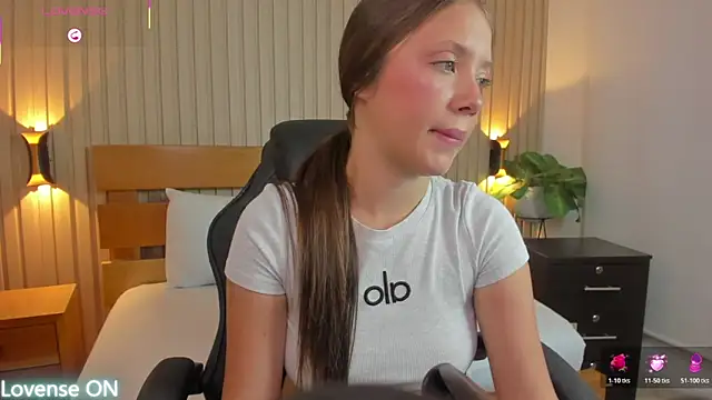 nataly rodri online show from November 28, 2025, 2:12 am