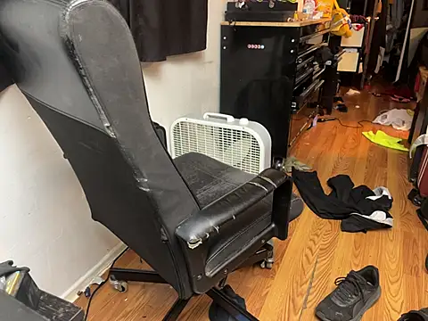 Snapshot of leanjamesdean chatting on February 26, 2026, 2:11 am leanjamesdean online show from February 26, 2026, 2:11 am