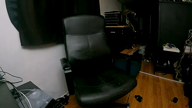 Snapshot of leanjamesdean chatting on October 18, 2025, 6:26 am leanjamesdean online show from October 18, 2025, 6:26 am