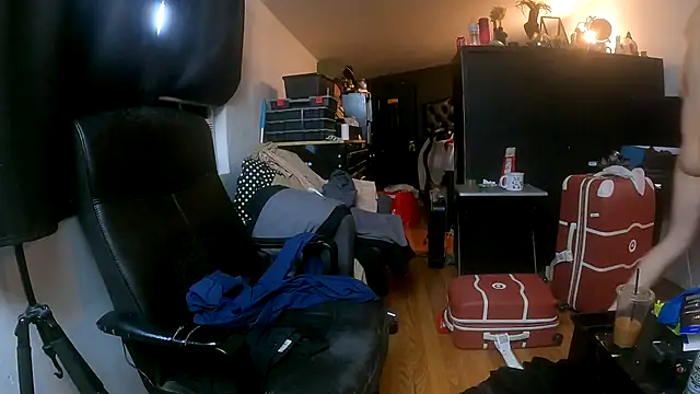 Snapshot of leanjamesdean chatting on November 15, 2025, 11:09 pm leanjamesdean online show from November 15, 2025, 11:09 pm