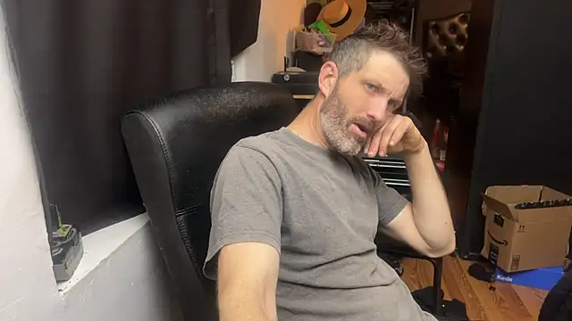 leanjamesdean online show from April 21, 2026, 2:03 am