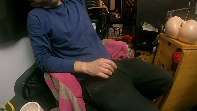 Snapshot of leanjamesdean chatting on October 13, 2025, 3:19 am leanjamesdean online show from October 13, 2025, 3:19 am