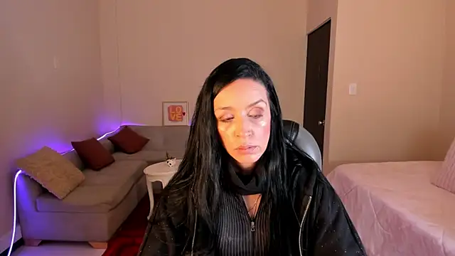 Kristen Garner online show from May 1, 2026, 8:25 pm