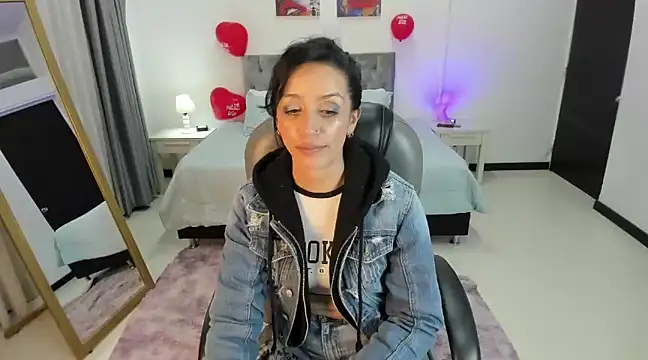 Kristen Garner online show from February 17, 2025, 7:44 pm