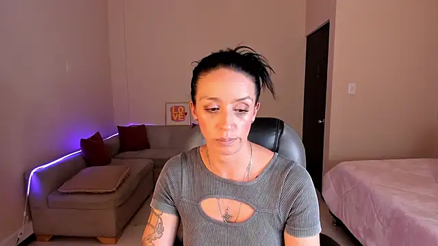 Kristen Garner online show from May 4, 2026, 8:11 pm