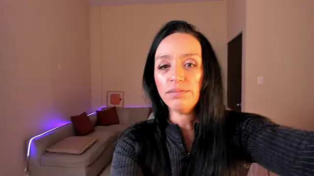 Snapshot of Kristen_Garner chatting on May 8, 2026, 8:34 pm Kristen Garner online show from May 8, 2026, 8:34 pm