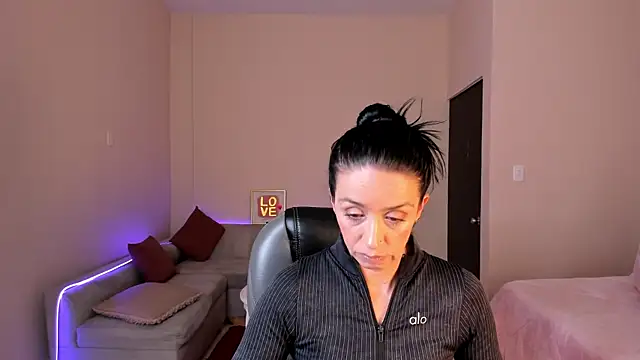 Snapshot of Kristen_Garner chatting on May 16, 2026, 8:19 pm Kristen Garner online show from May 16, 2026, 8:19 pm