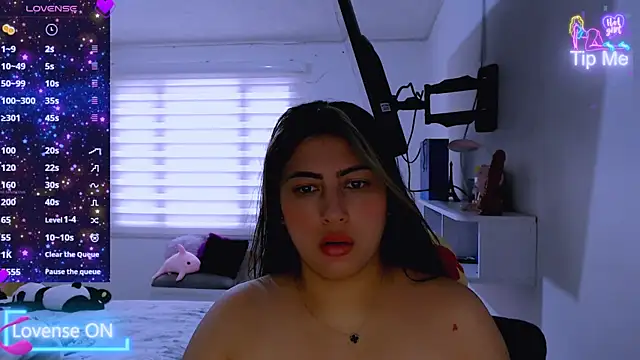 Snapshot of siddhixxx_592 chatting on June 25, 2026, 6:35 pm siddhixxx 592 online show from June 25, 2026, 6:35 pm