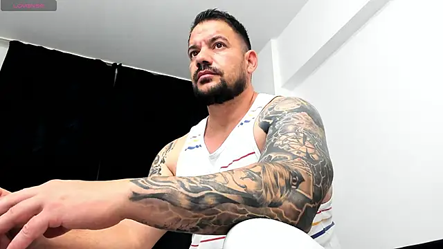 musclemonster31 online show from October 11, 2025, 3:07 am