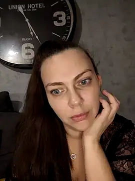 Snapshot of LEAsquirt91 chatting on February 1, 2025, 4:32 pm LEAsquirt91 online show from February 1, 2025, 4:32 pm