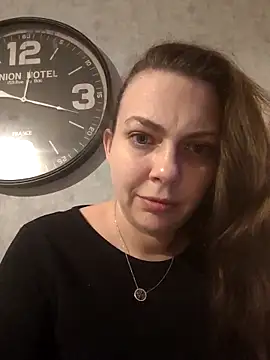 Snapshot of LEAsquirt91 chatting on February 27, 2025, 11:26 pm LEAsquirt91 online show from February 27, 2025, 11:26 pm