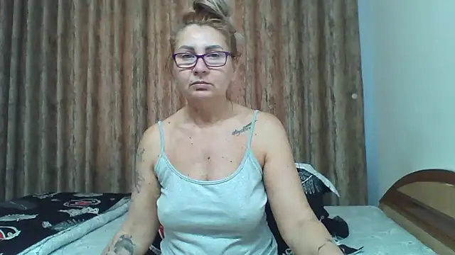PussyEvely online show from May 15, 2026, 3:37 am